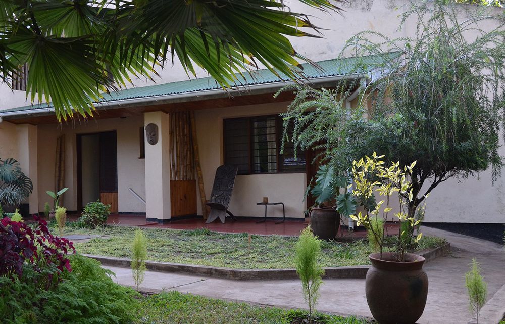 Villa 33 Blantyre Exterior foto